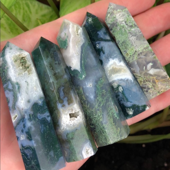 Green Moss Agate stone crystal healing tower pyramid point obelisk wand rock - Picture 9 of 15